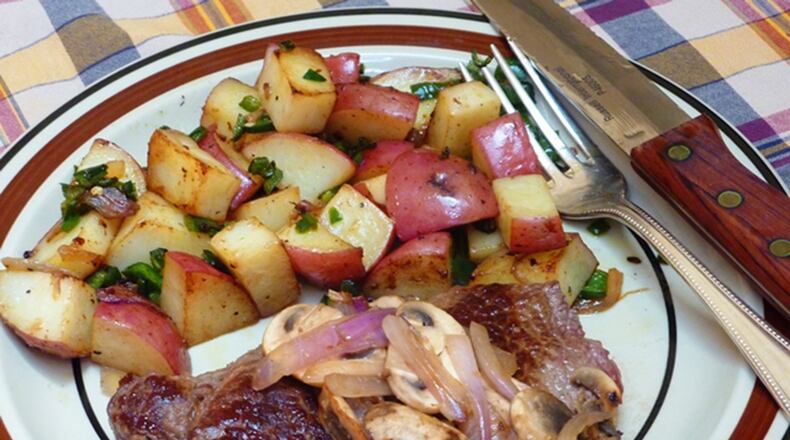 Garlic steak (Linda Gassenheimer/TNS)