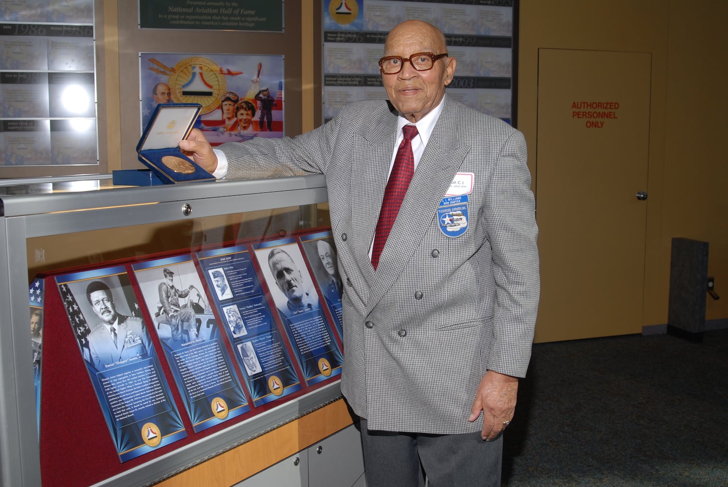 Tuskegee Airman: Charles C.I. Williams, 1916-2013