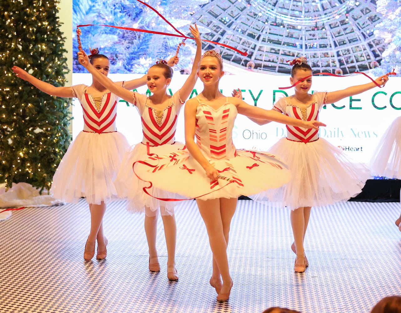 DDN 121125 Holly Days Dayton Arcade