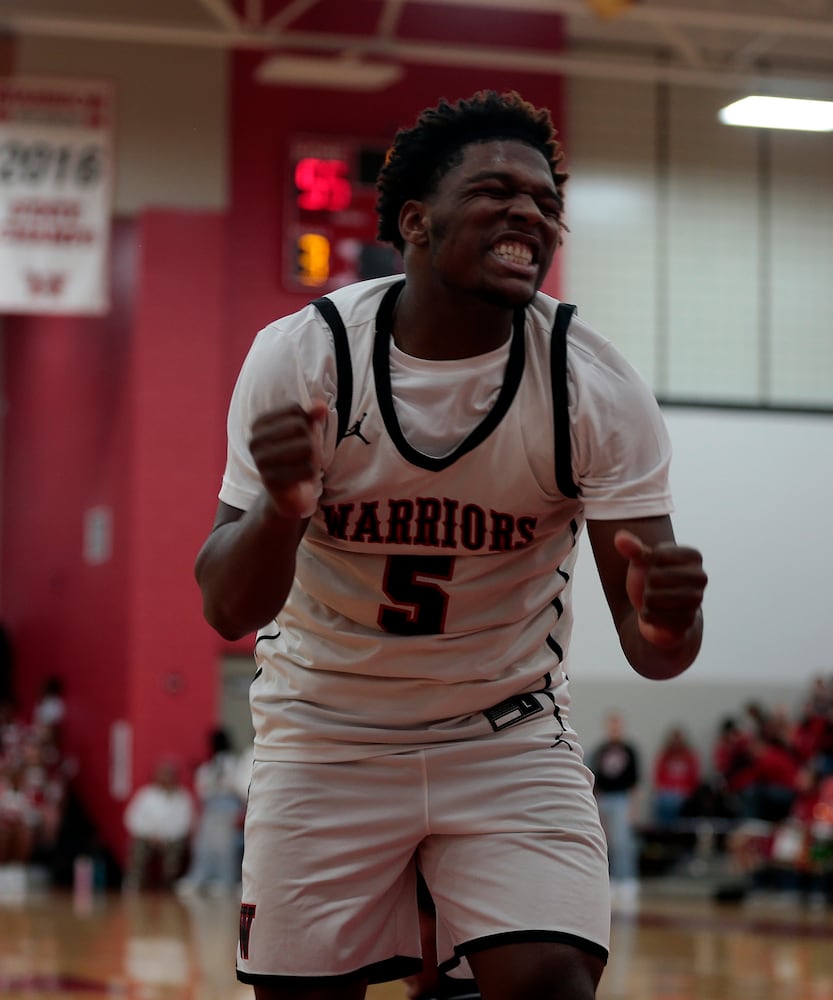 Fairmont Wayne basketball