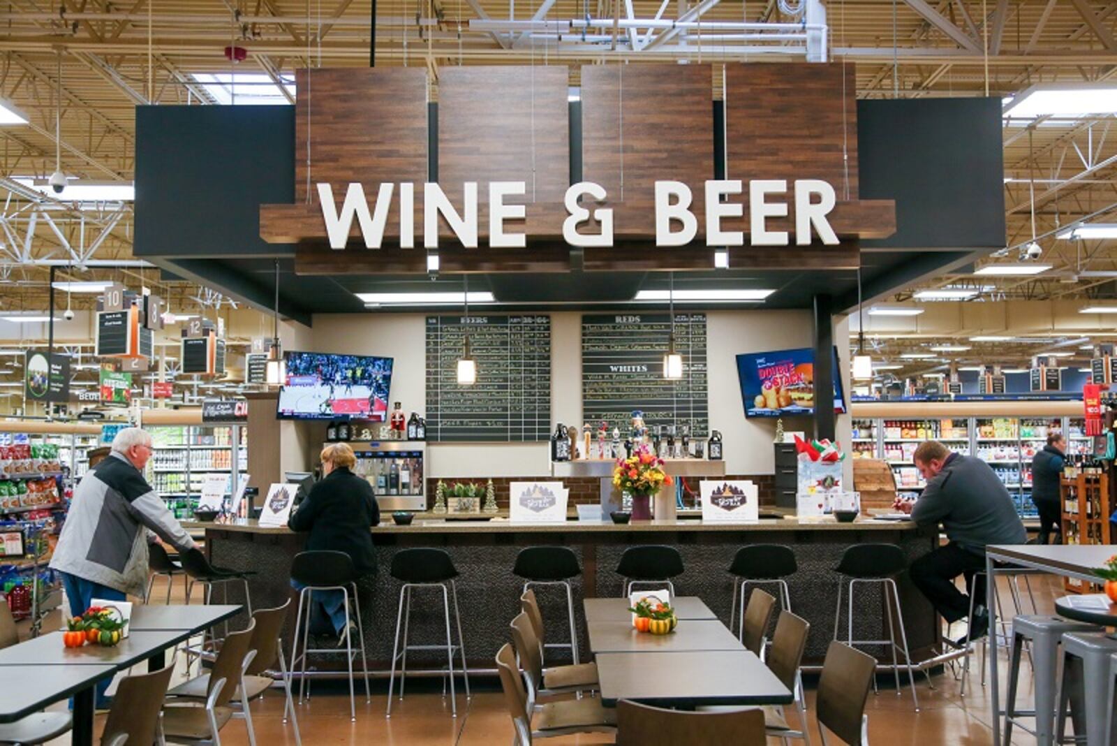 Kroger at 7300 Yankee Road in Liberty Twp. celebrated its grand re-opening Nov. 16, 2018. The store now includes a growler-refill bar in the Beer & Wine section. GREG LYNCH/STAFF