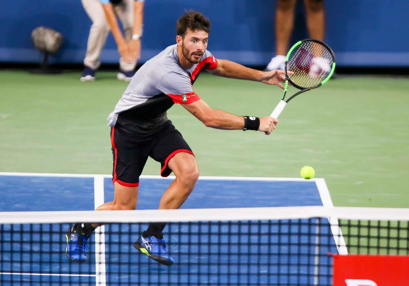 PHOTOS Roger Federer continues winning ways in Cincy