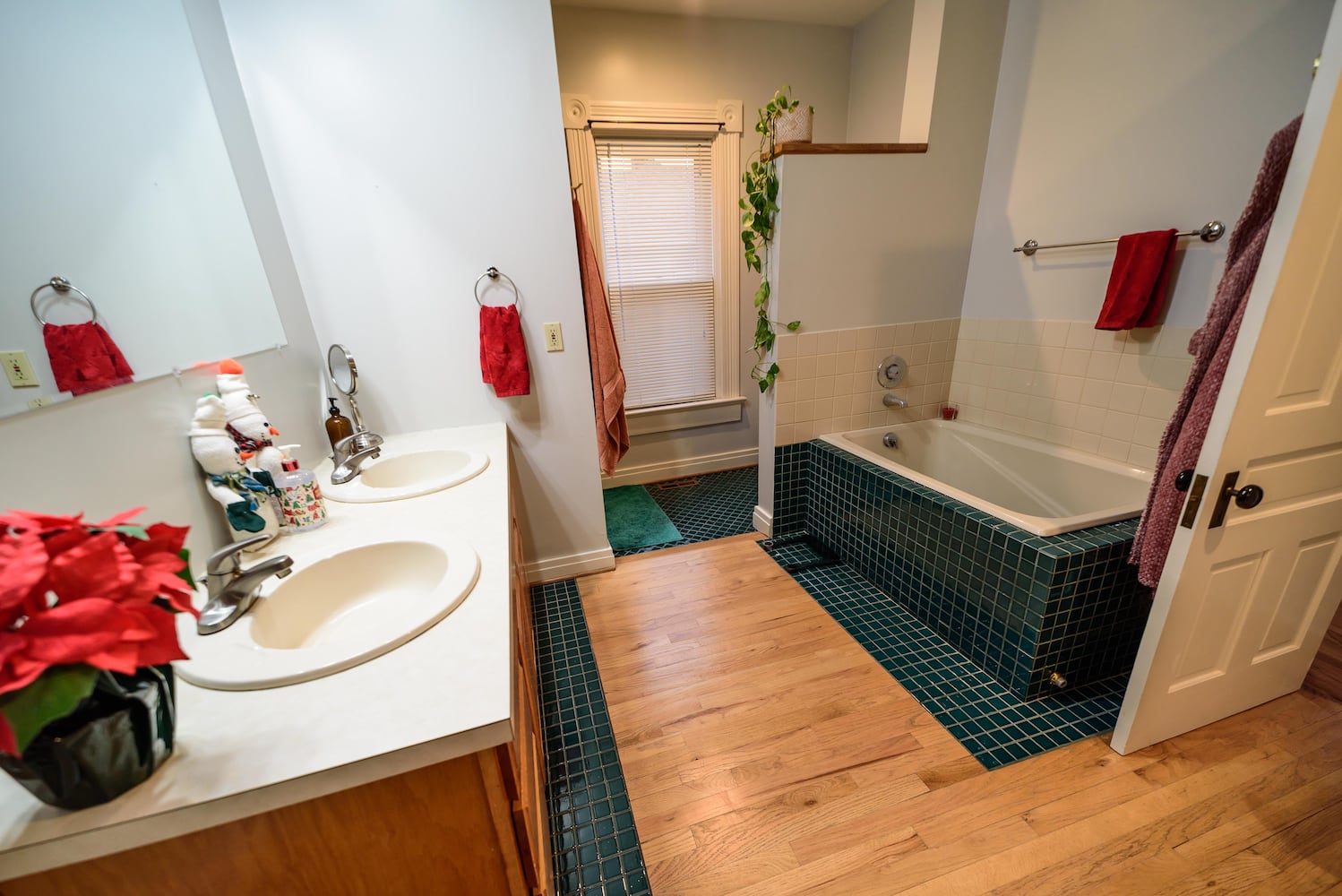 PHOTOS: 2025 McPherson Town Holiday Home Tour