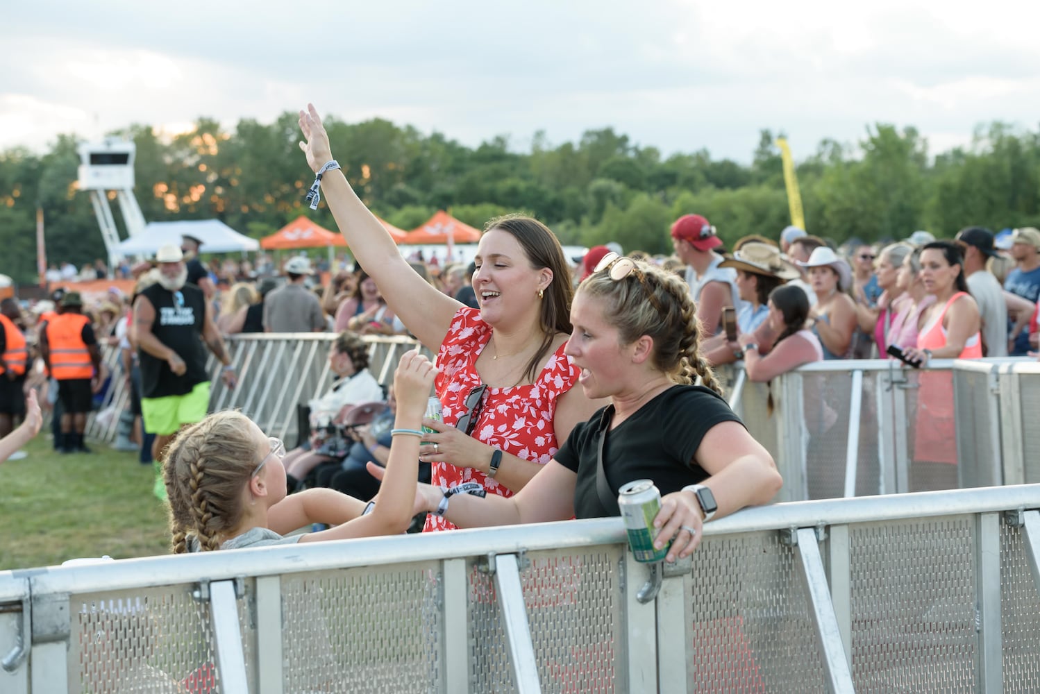 PHOTOS: Carrie Underwood & Shaboozey at the 2025 Voices of America Country Music Fest