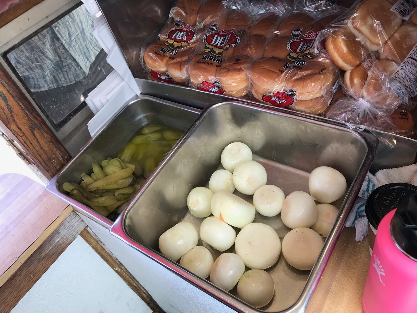 PHOTOS: Step-by-step, what makes the Hamburger Wagon patty SO addicting