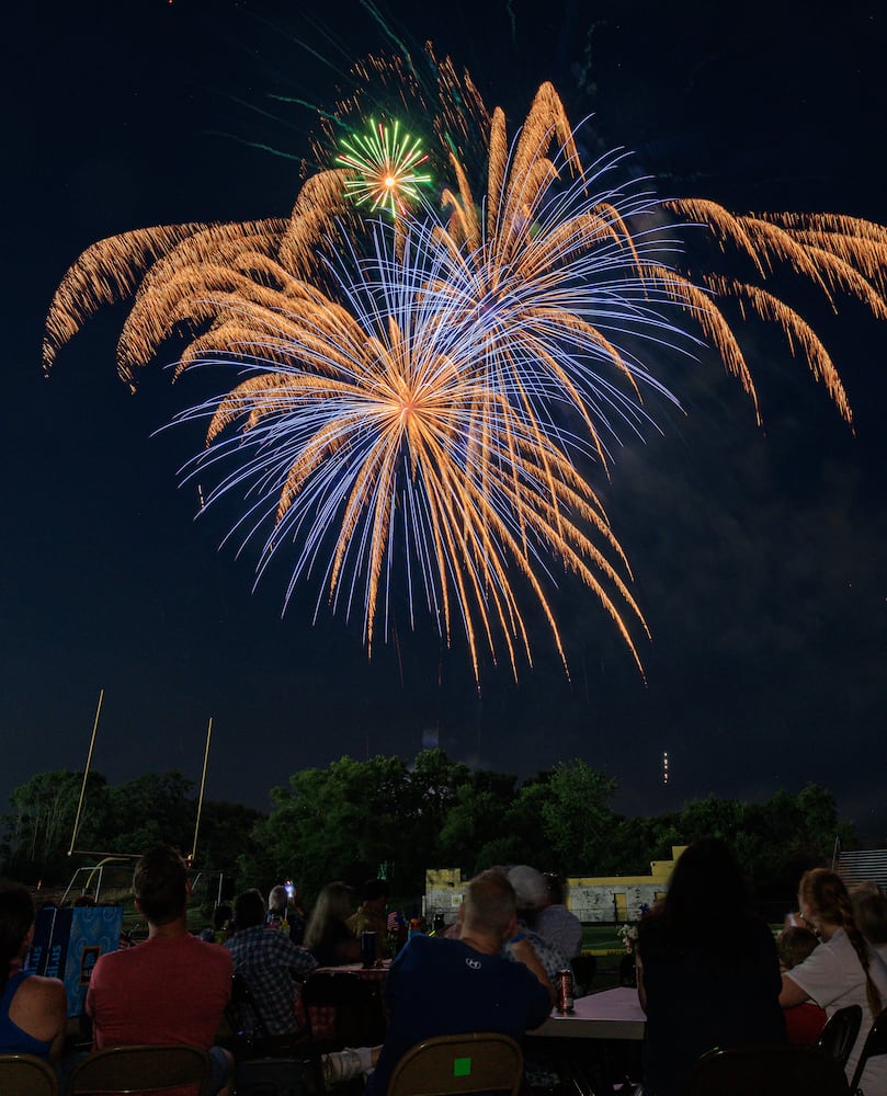 070325 DDN Americana Festival Fireworks Centerville