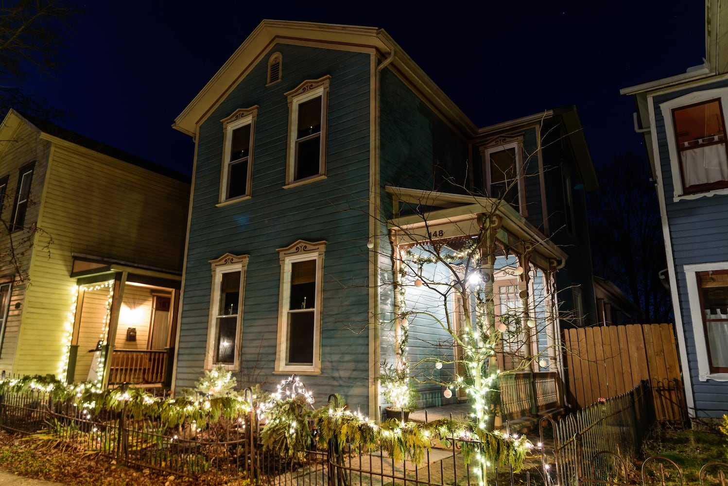 PHOTOS: Holiday on the Hill in the St. Anne's Hill Historic District