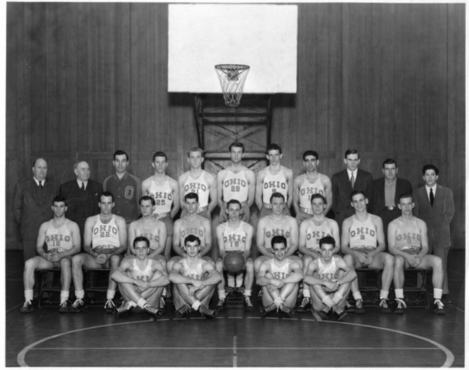 Wilbur Johnston (middle row on far right) with his 1945-46 Ohio State basketball team than won the Big Ten title and made the NCAA Tournament’s Final Four. The finished third in the nation (losing the semifinal game, but winning the consolation game.) (CONTRIBUTED PHOTO)