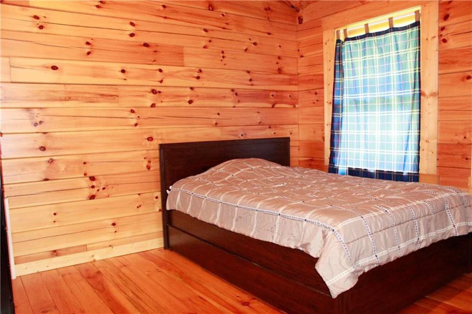 PHOTOS: Cabin home on 45.7 acres on market in Urbana