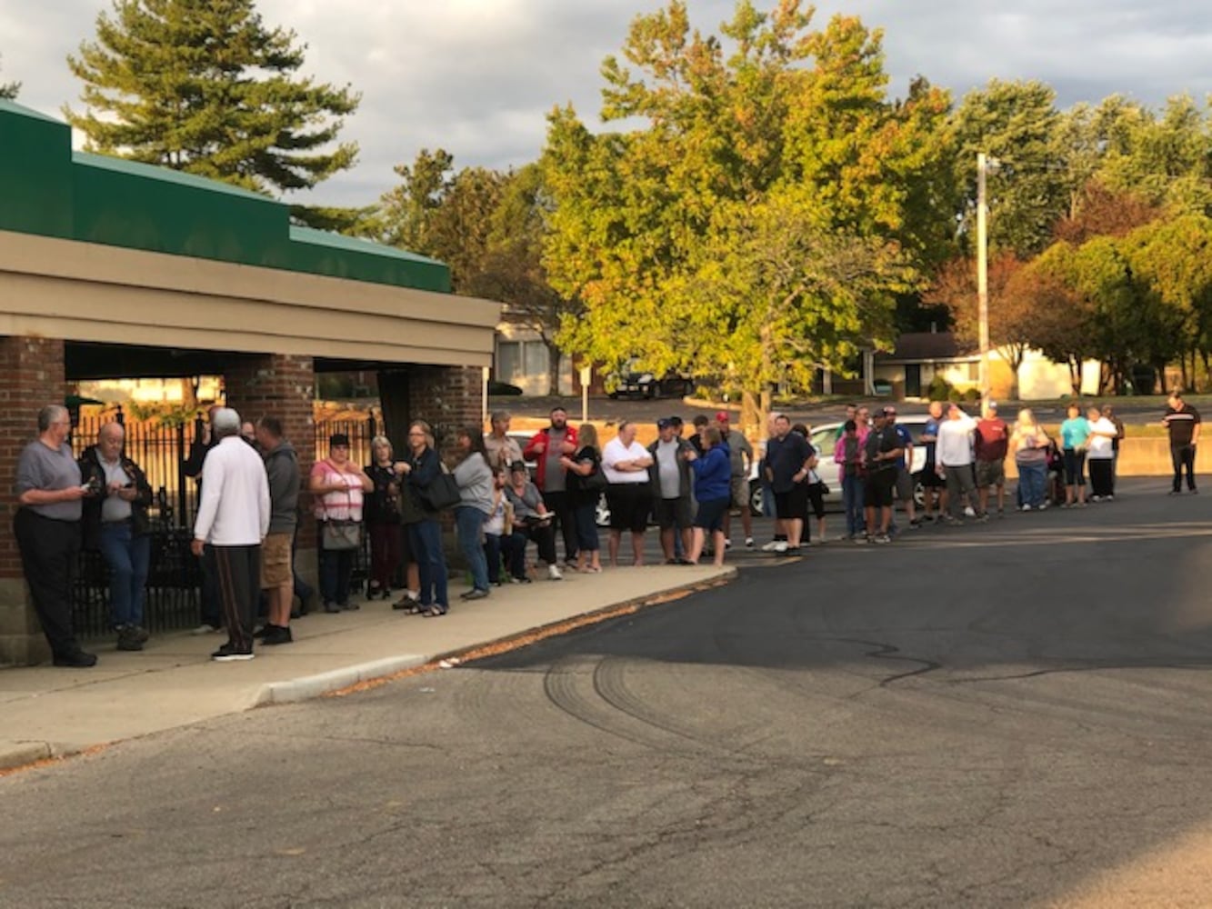 Bourbon lovers turn out in droves in Kettering for ‘Oopsie’ bourbon with a bargain price