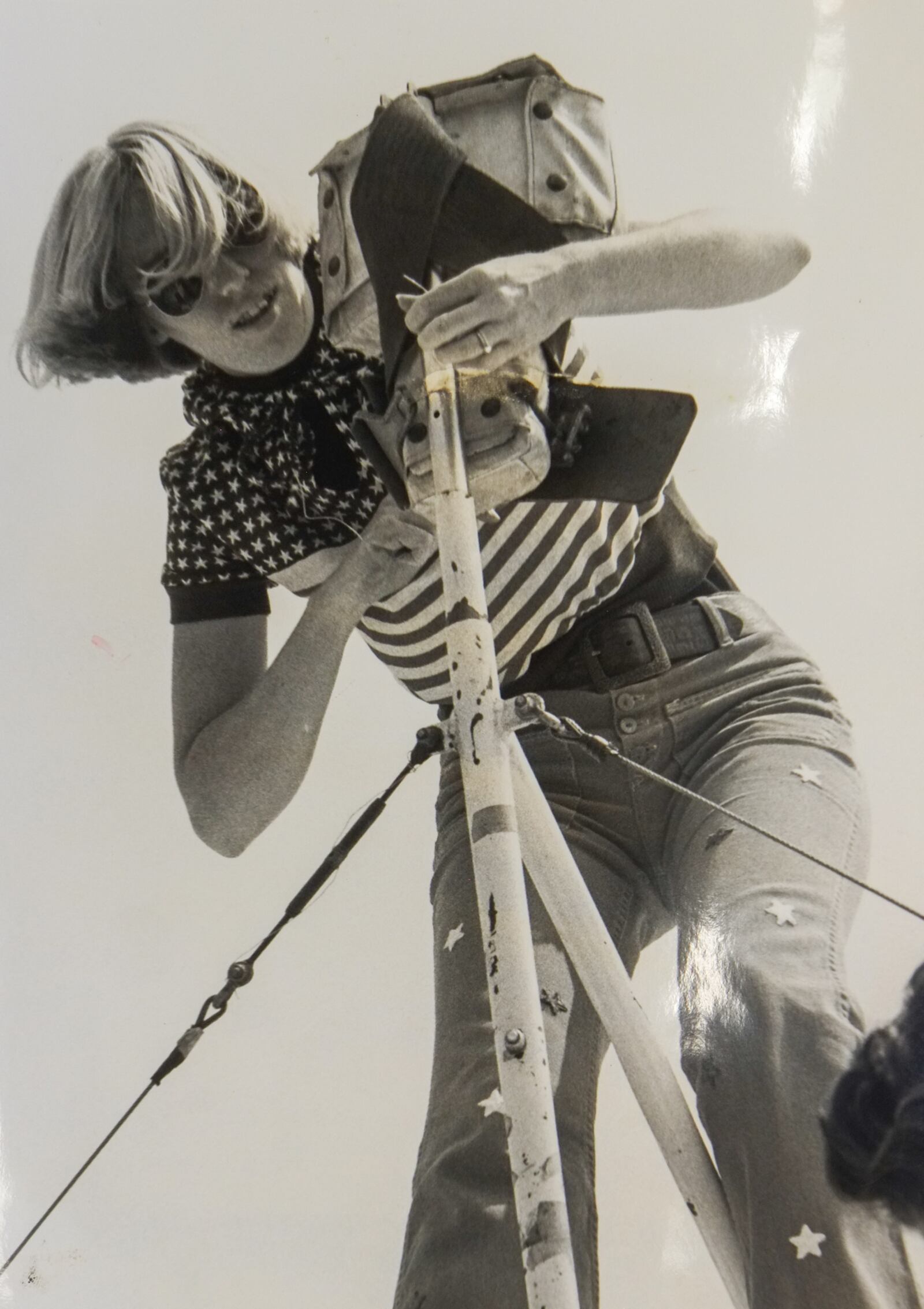 Patty Wagner hooks up to her plane during the air show of 1975. COURTESY OF WRIGHT STATE UNIVERSITY, DAYTON DAILY NEWS ARCHIVE