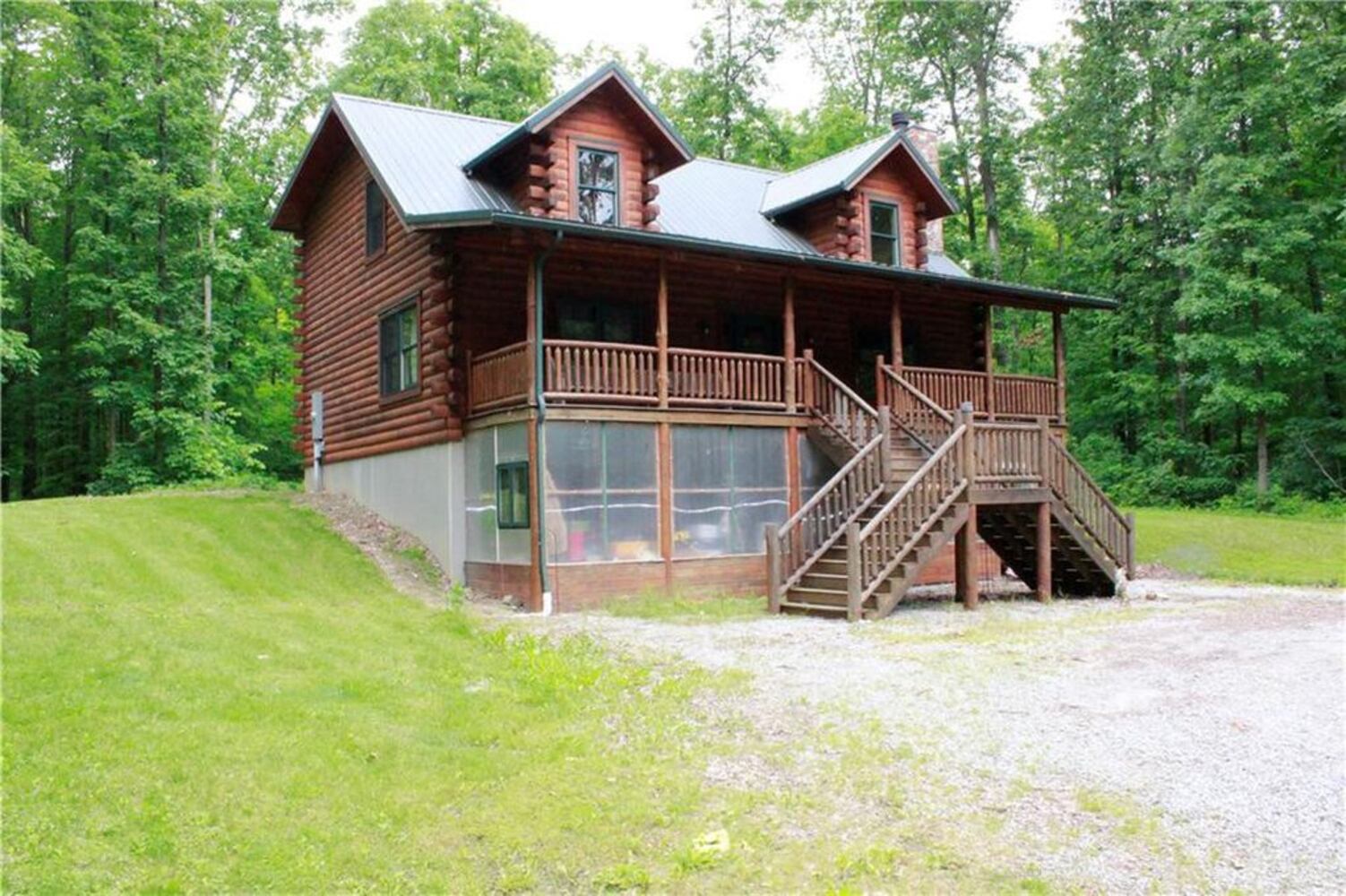PHOTOS: Cabin home on 45.7 acres on market in Urbana