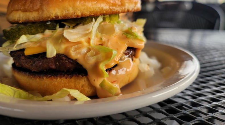 Mac Burger – Stone House Tavern