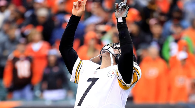 Ben Roethlisberger #7 of the Pittsburgh Steelers reacts after throwing a two-point conversion during the fourth quarter of the game against the Cincinnati Bengals at Paul Brown Stadium on October 14, 2018 in Cincinnati, Ohio. Pittsburgh defeated Cincinnati 28-21.(Photo by Andy Lyons/Getty Images)