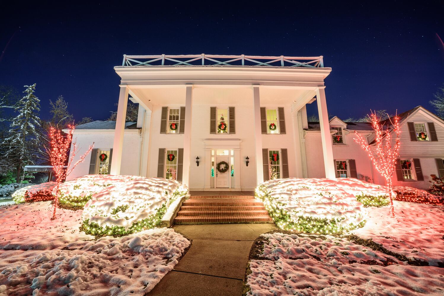 PHOTOS: Polen Farm light up for the holidays will take your breath away