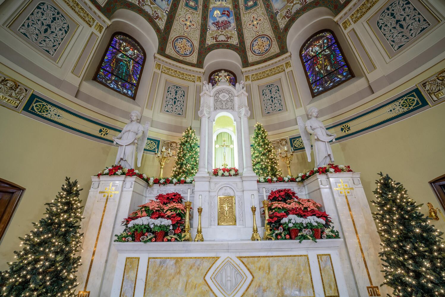 PHOTOS: Christmas Eve morning at St. Joseph Catholic Church in downtown Dayton