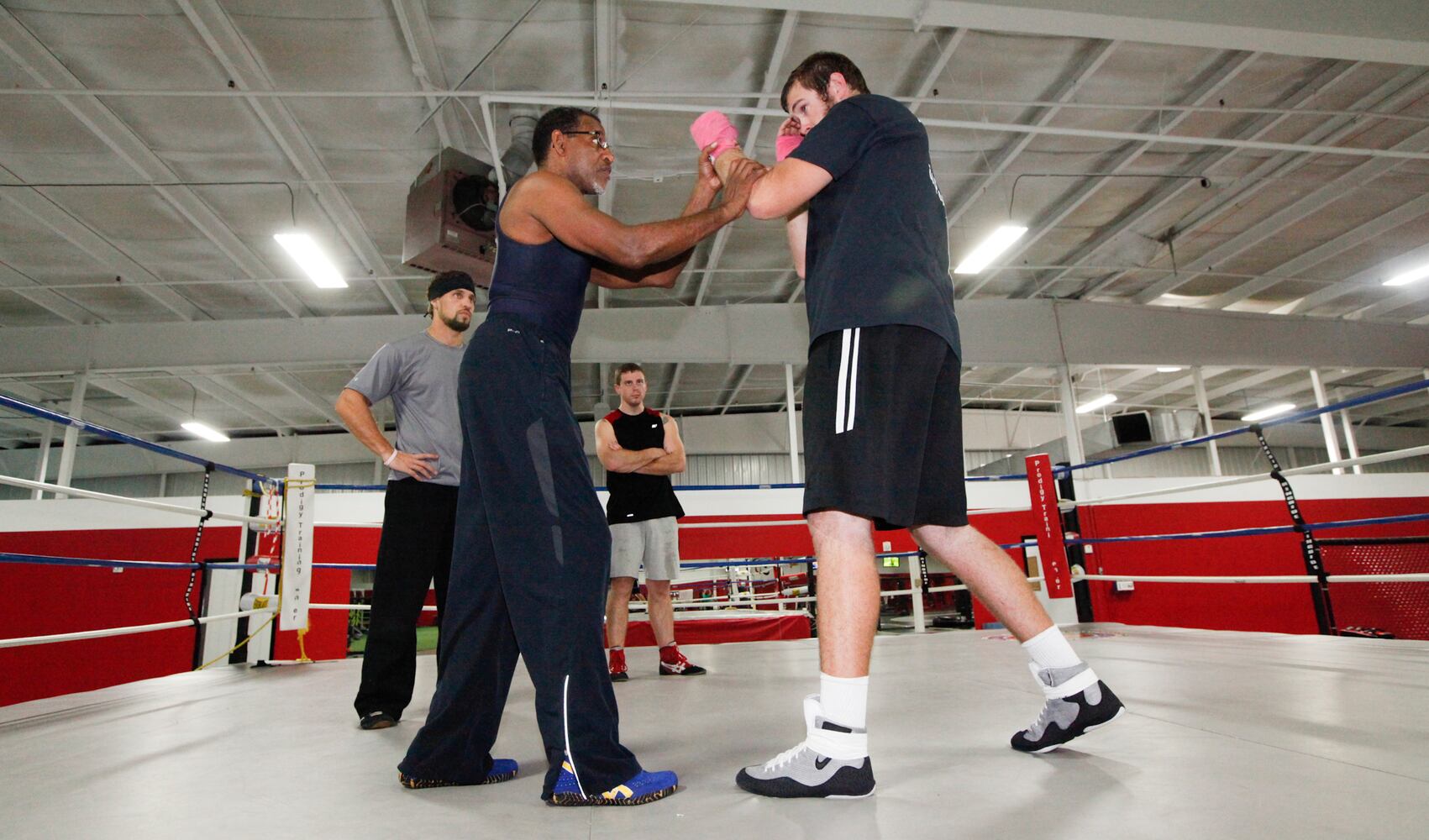 Area fighters boxing to benefit vets