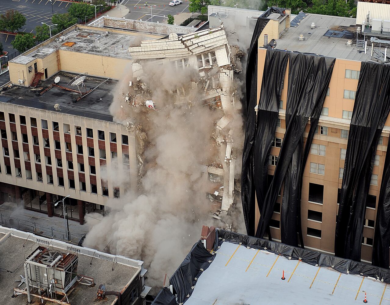 Schwind building implosion completed downtown