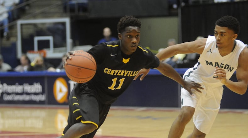 Centerville’s Donnie Shelton (with ball) is among the Elks returnees. MARC PENDLETON / STAFF