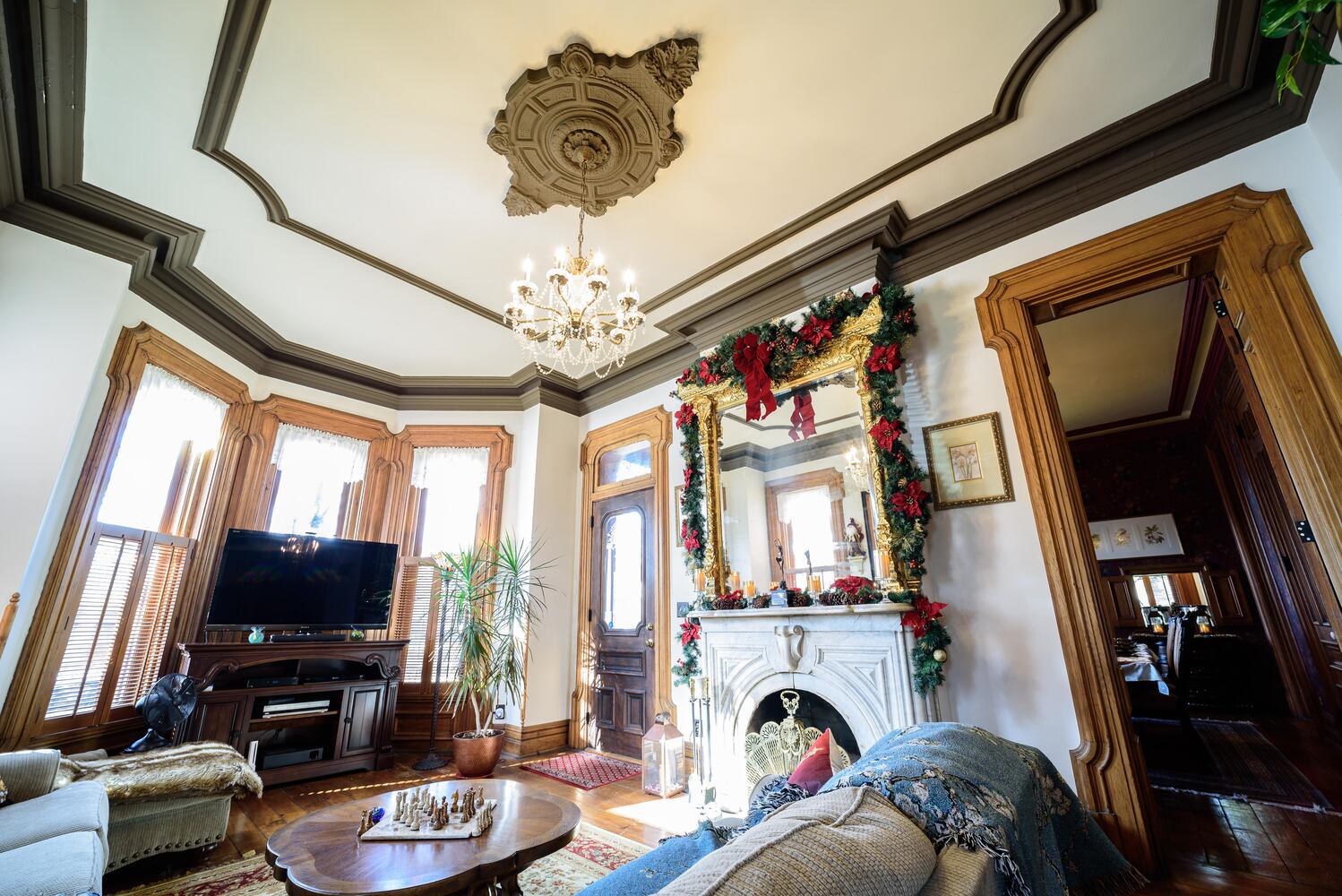 PHOTOS: The Oregon Historic District’s Virtual Grand Holiday Tour of Homes