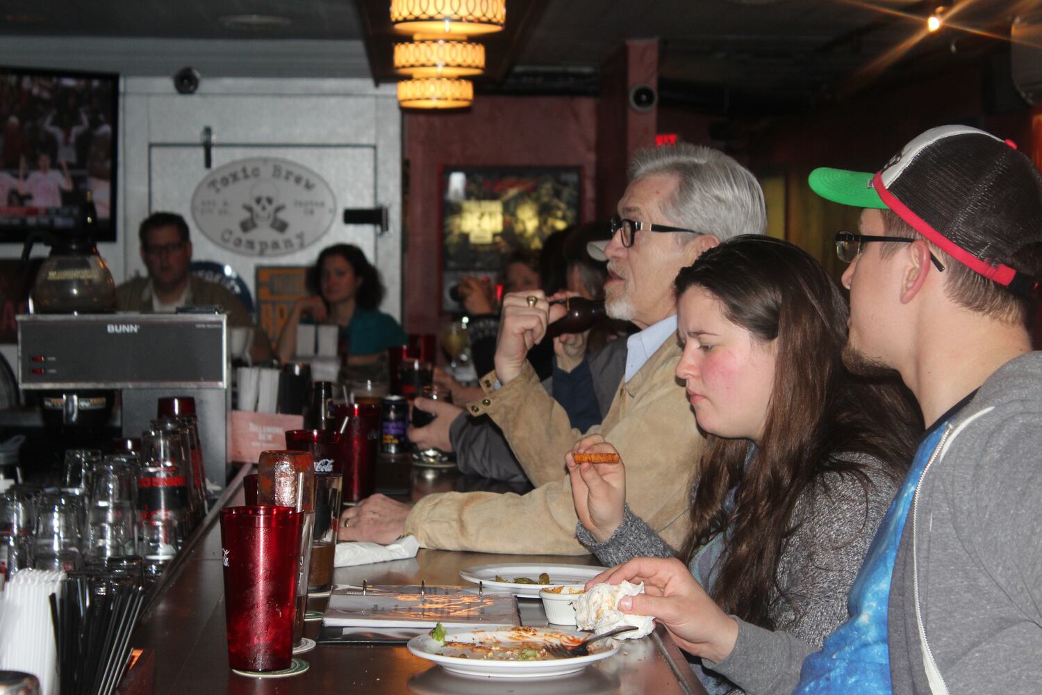 Lucky's Taproom & Eatery reopens