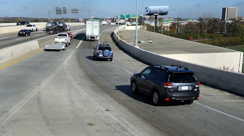 Interstate 75 just north of Washington Street in Dayton ranked 6th on the list of Ohio Department of Transportation's list of crashes on urban freeways for the state. MARSHALL GORBY\STAFF