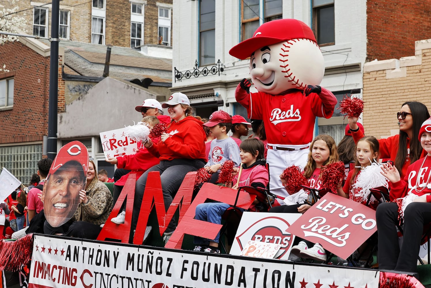 032725 Reds Parade