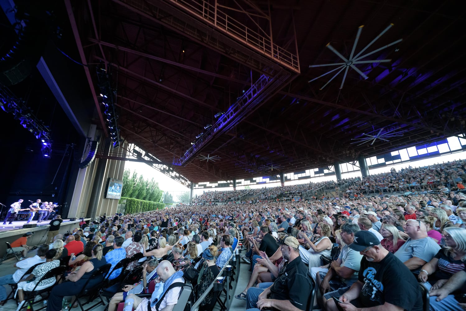 PHOTOS: Chicago live at Rose Music Center