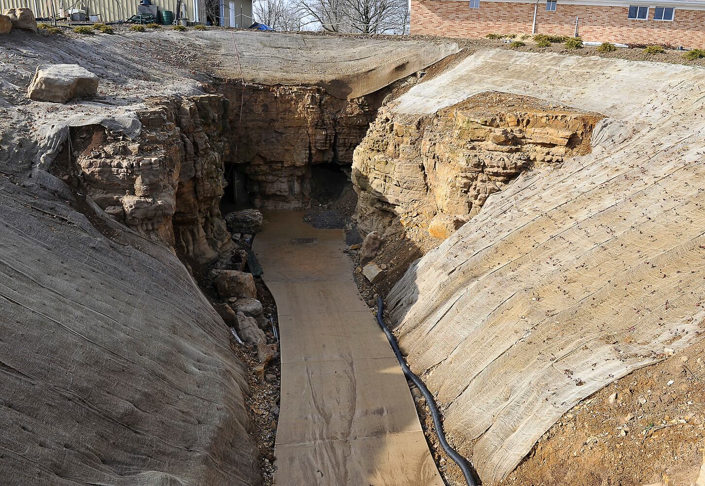 Hidden beauty bring Ohio Caverns alive