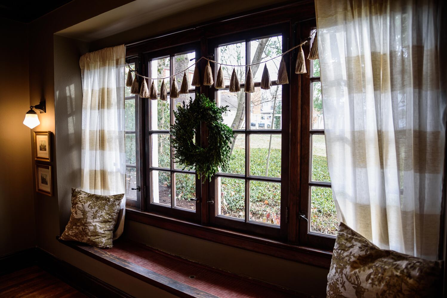 PHOTOS: Inside gorgeous Oakwood homes decorated for its very first  holiday home tour