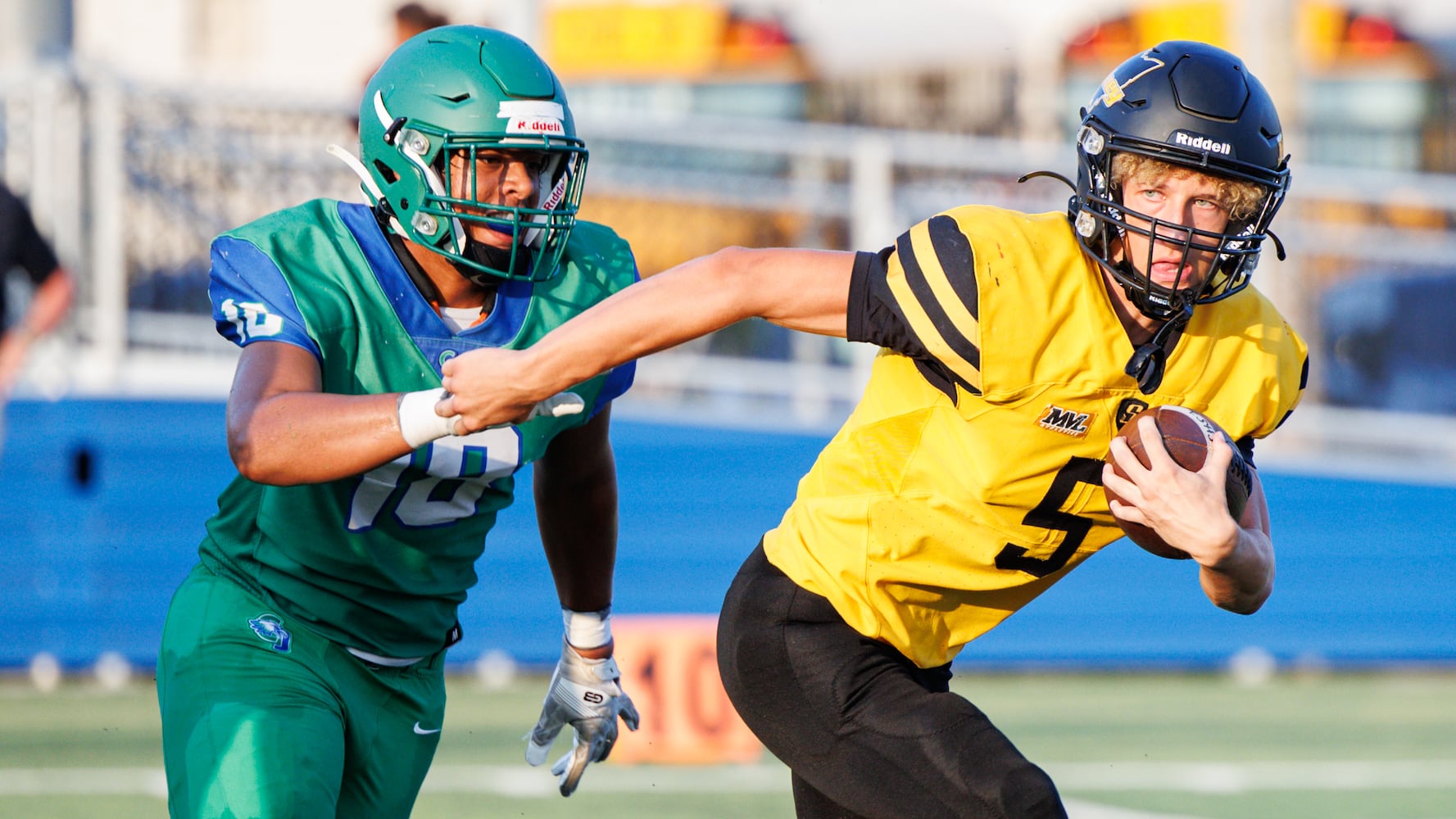 081525 DDN CJ Sidney football