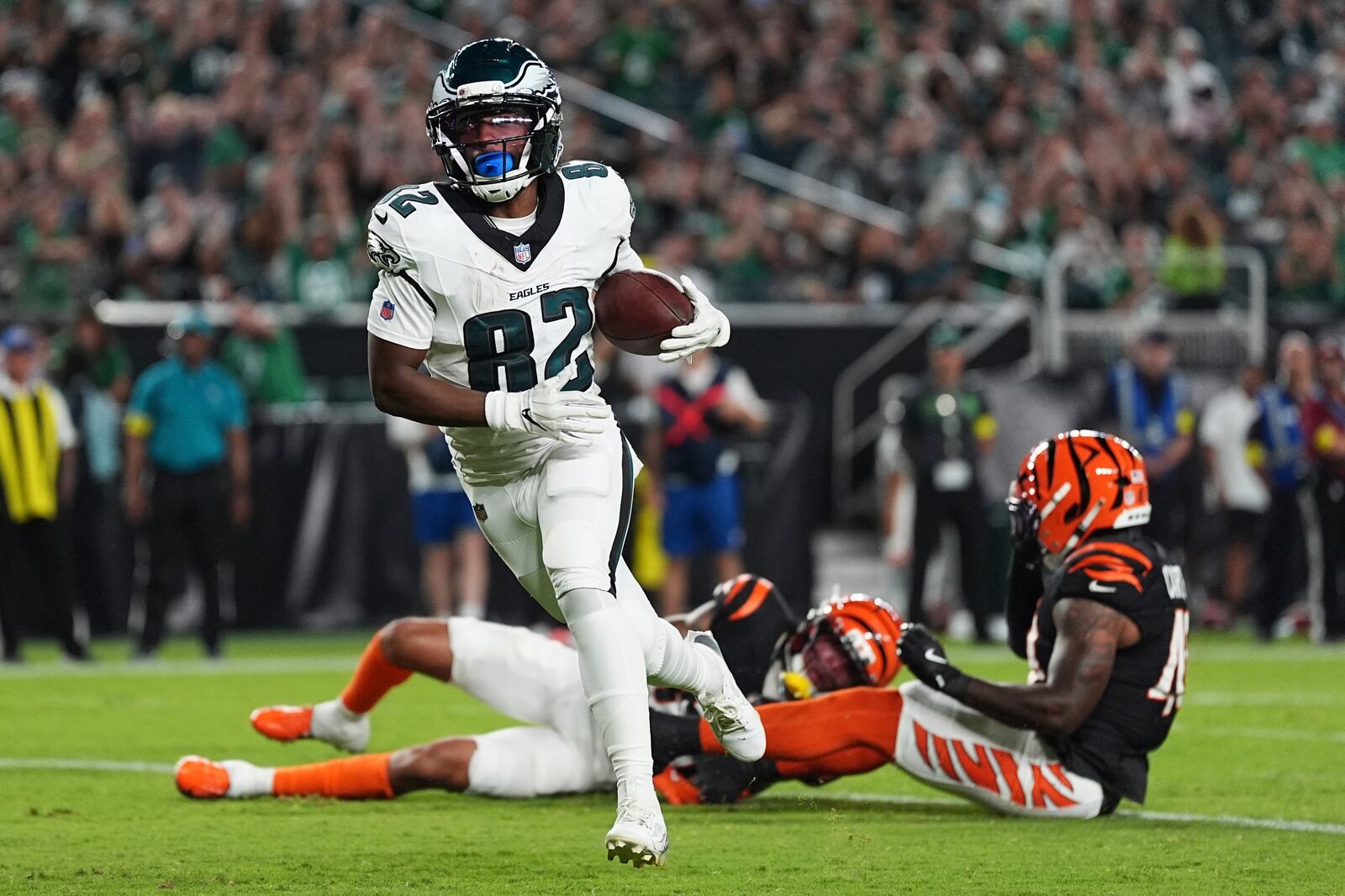 Philadelphia Eagles wide receiver Ainias Smith (82) scores a touchdown during the first half of an NFL preseason football game against the Cincinnati Bengals on Thursday, Aug. 7, 2025, in Philadelphia. (AP Photo/Matt Rourke)