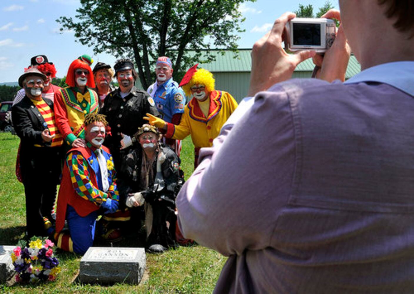 Clowns honor fallen friend