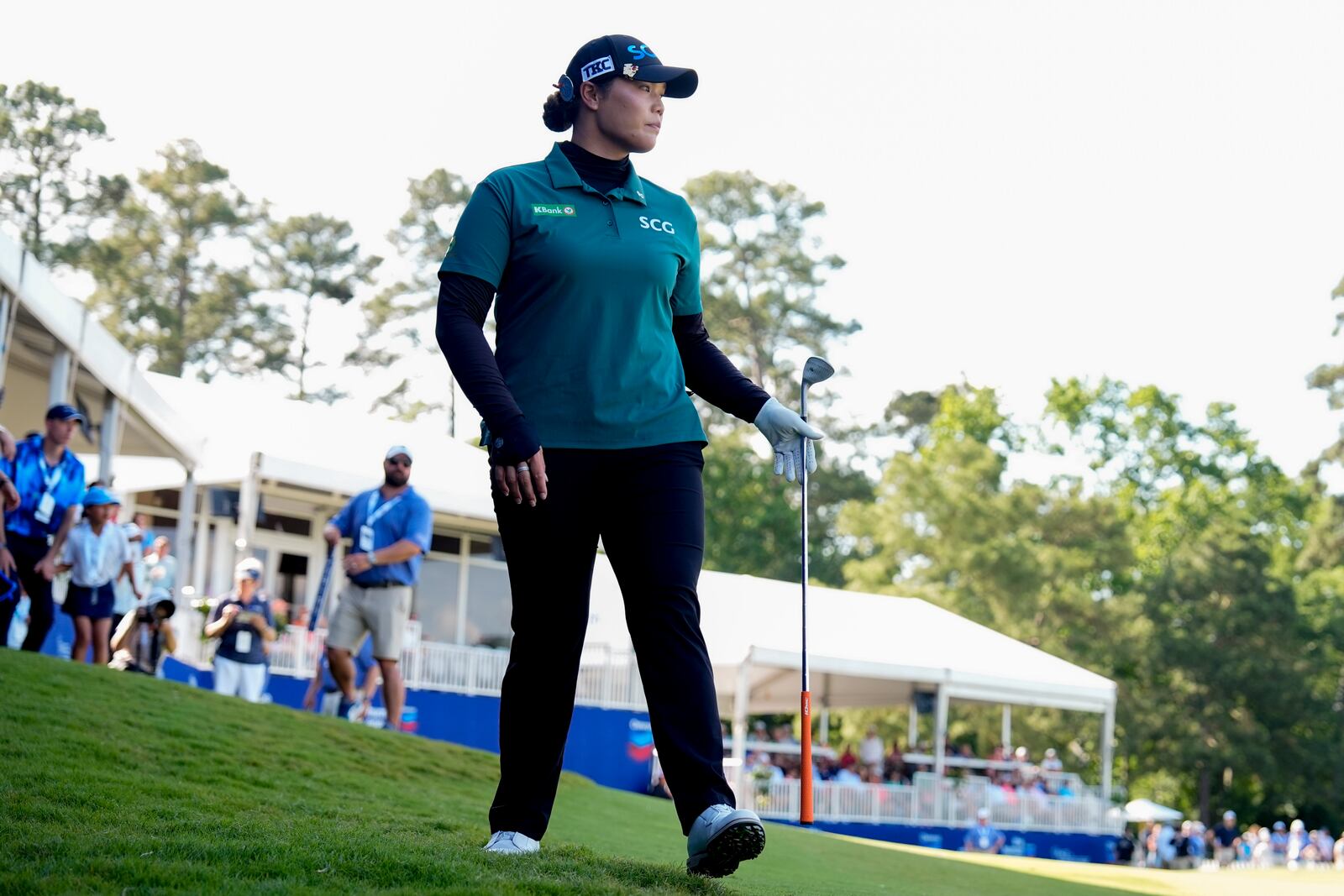 Ariya Jutanugarn, of Thailand, looks at her ball on the 18th green during the final round of the Chevron Championship LPGA golf tournament Sunday, April 27, 2025, in The Woodlands, Texas. (AP Photo/Ashley Landis)