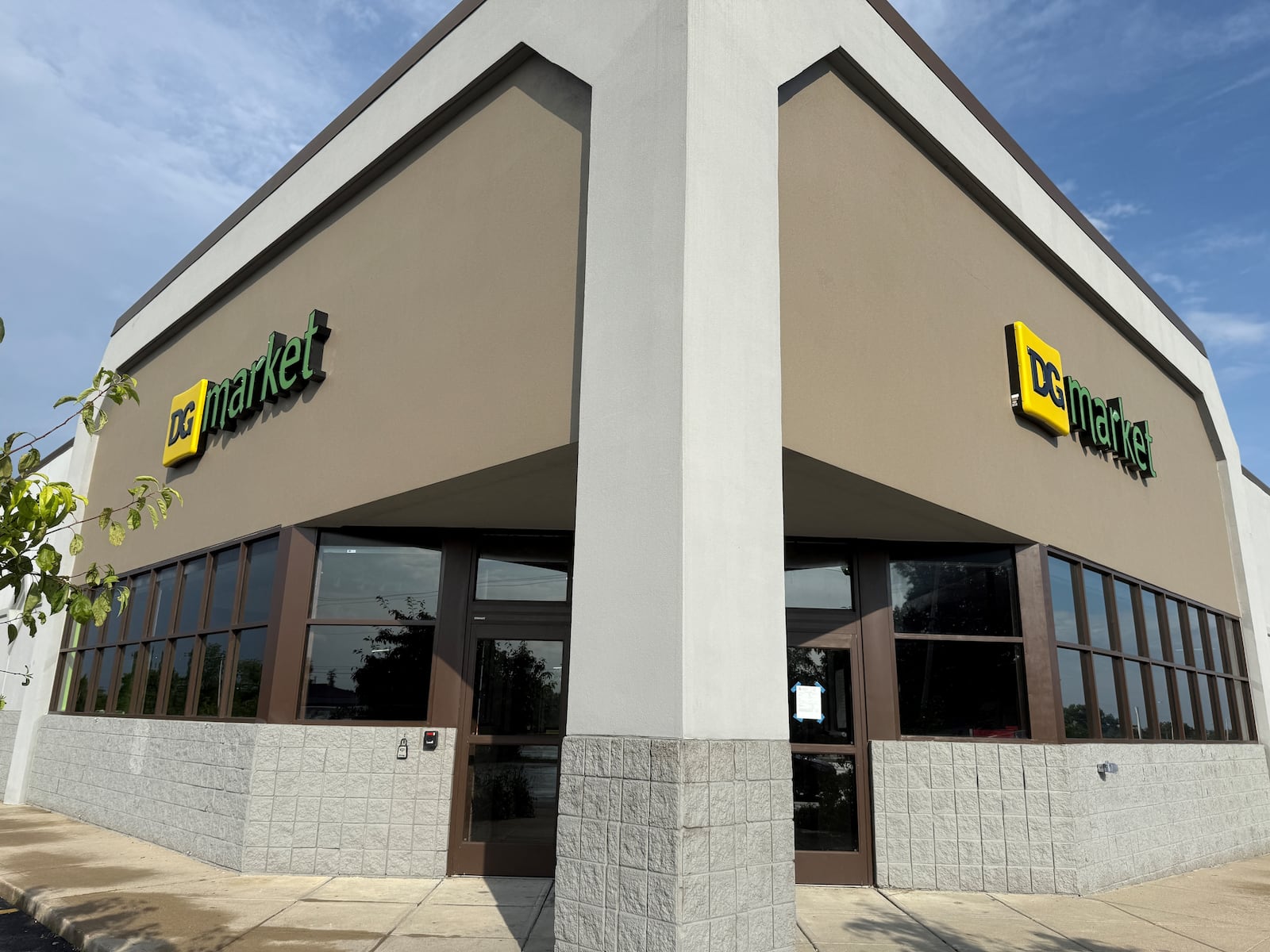 A DG Market is under construction at 3700 N. Dixie Drive in Harrison Twp. The Dollar General stores have expanded food offerings, compared to the chain's traditional stores. CORNELIUS FROLIK / STAFF