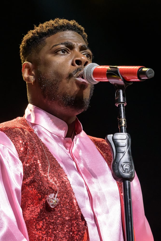 PHOTOS: The Temptations & The Four Tops perform at Rose Music Center