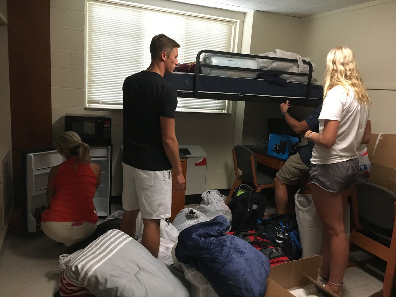 PHOTOS: More than 2K freshmen arrive at UD