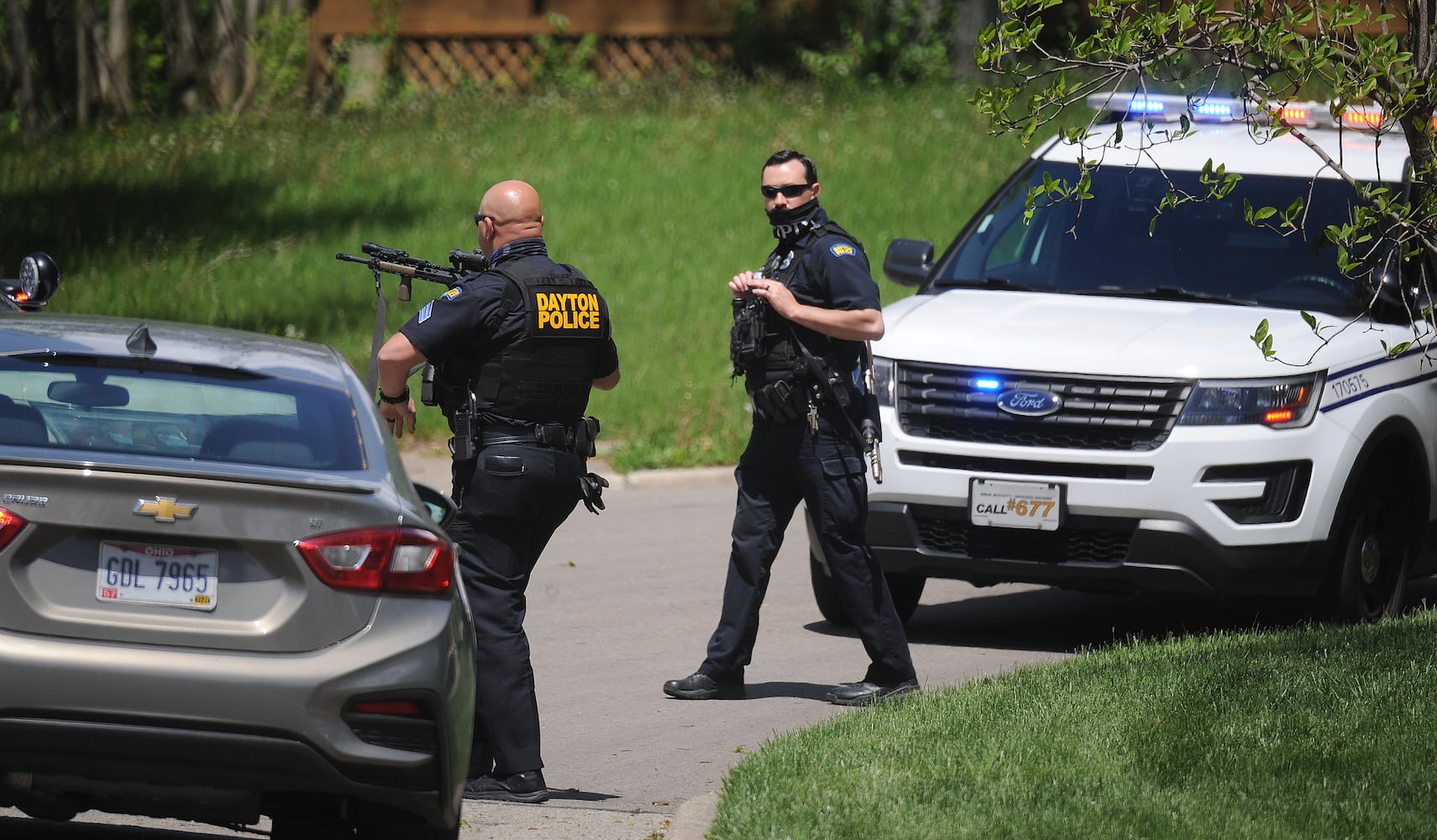 Police investigate shooting on Moraine Avenue in Dayton