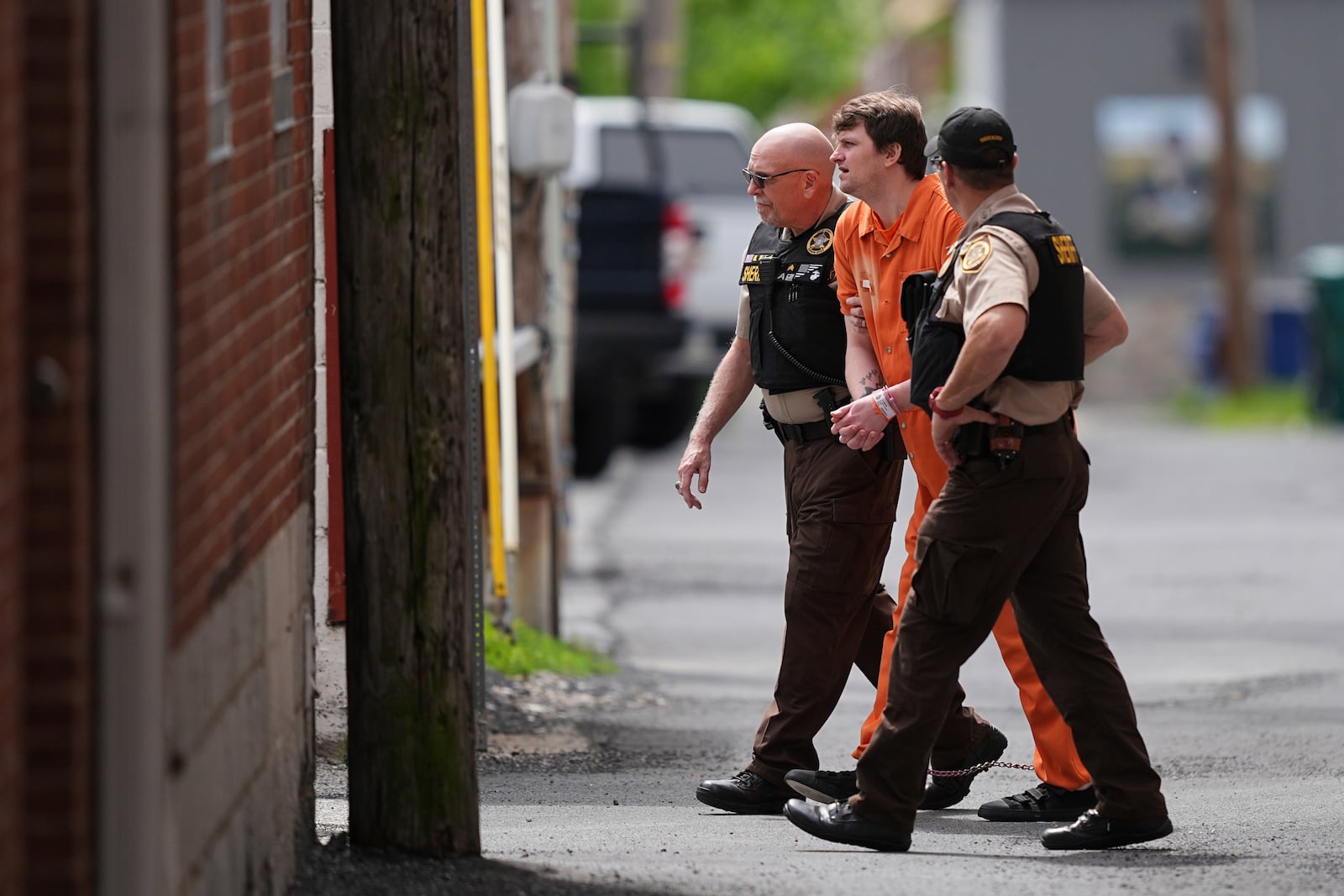 Sexual assault suspect Ian Cleary departs from the Adams County Court House in Gettysburg, Pa., Thursday, May 29, 2025. (AP Photo/Matt Rourke)