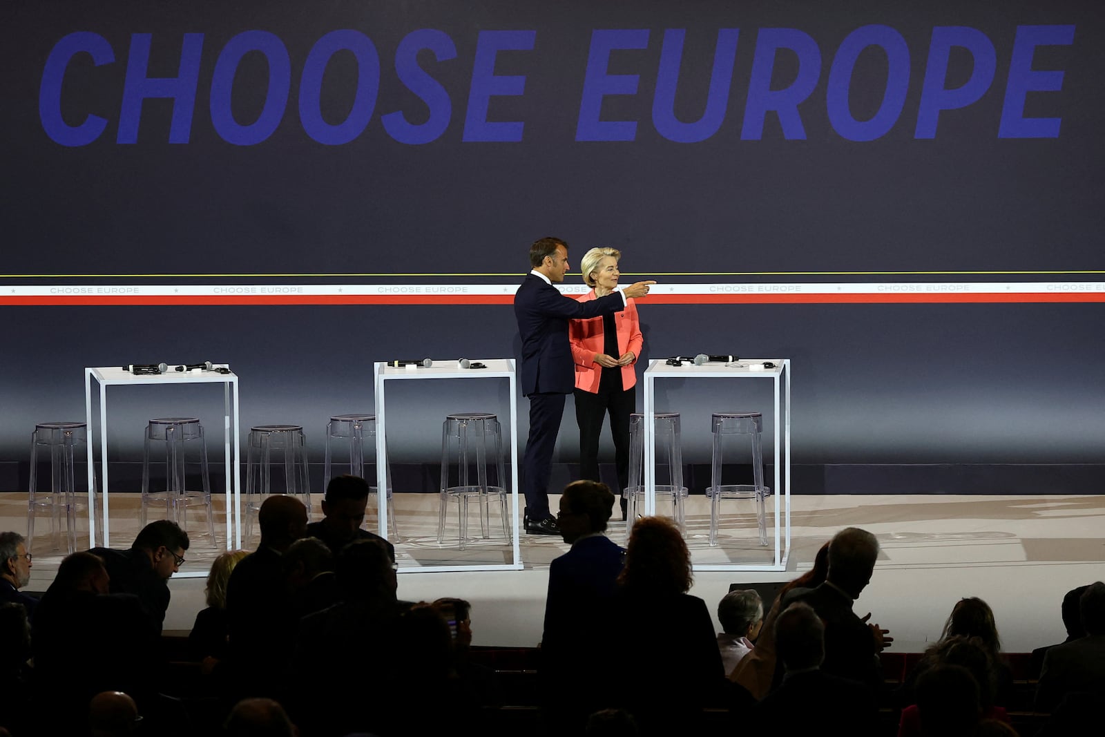 French President Emmanuel Macron and European Commission President Ursula Von der Leyen attend the "Choose Europe for Science" event, to encourage researchers and scientists from all over the world to practice in Europe, at the Sorbonne University in Paris, Monday, May 5, 2025.(Gonzalo Fuentes/Pool via AP)
