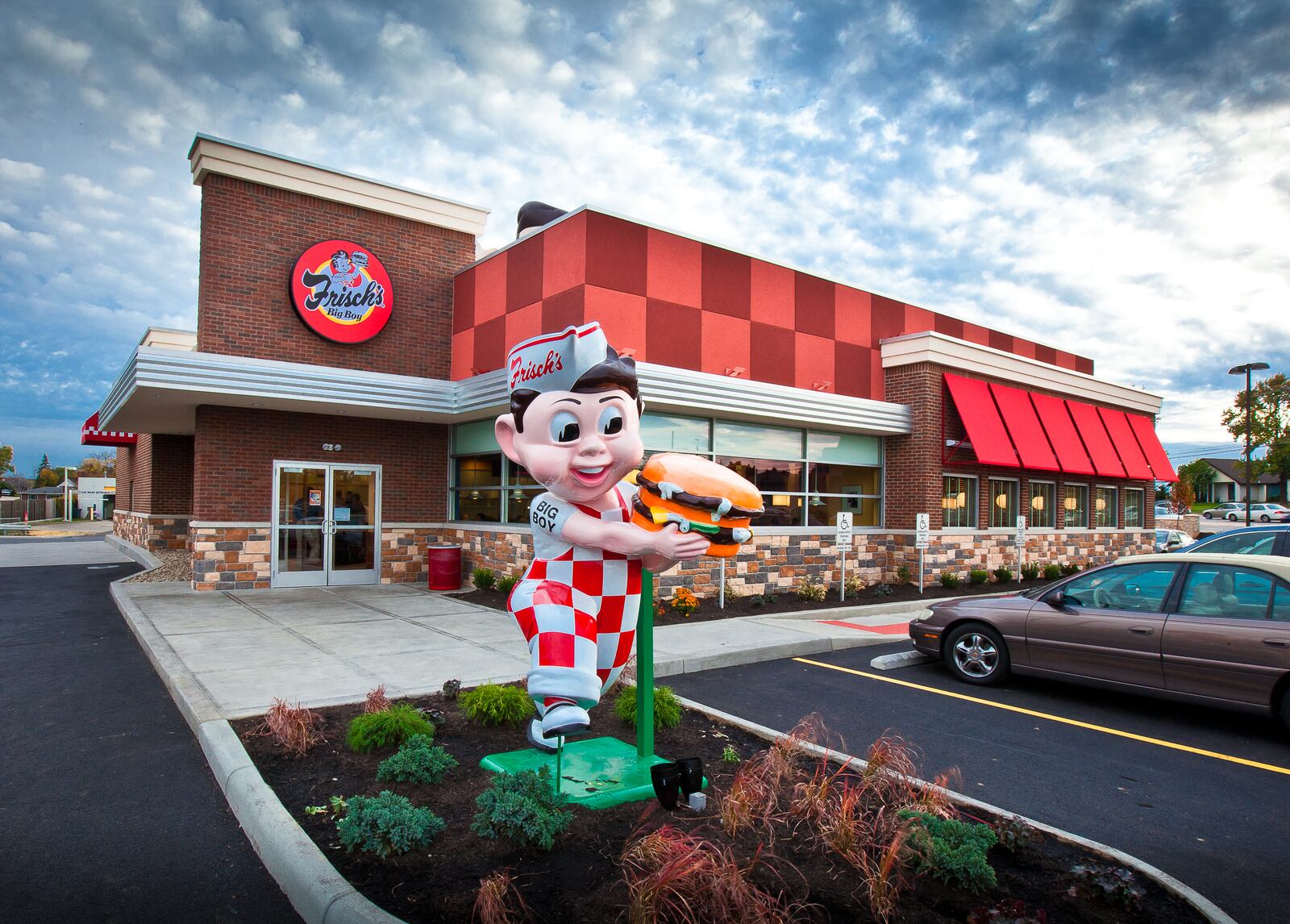 The new leader of the Frisch’s Restaurants chain wants to flex Big Boy’s brand muscle with franchise expansion, new restaurant shapes and sizes, menu and beverage additions, and doing more to court younger customers.