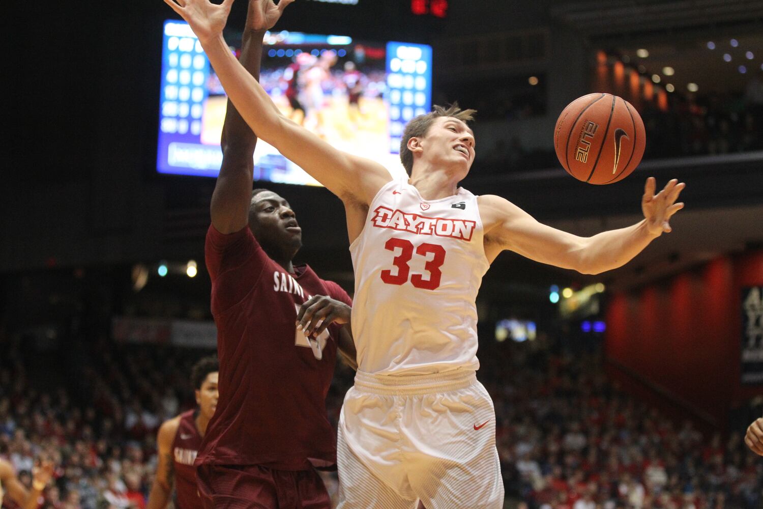 18 photos for 18 wins: Dayton Flyers vs. St. Joseph's