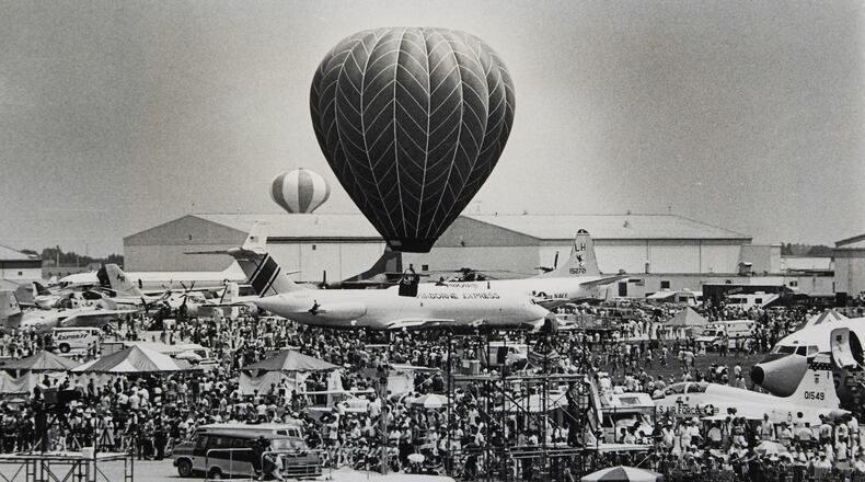 Dayton Air Fair in 1984 with balloon and crowd. COURTESY OF WRIGHT STATE UNIVERSITY, DAYTON DAILY NEWS ARCHIVE