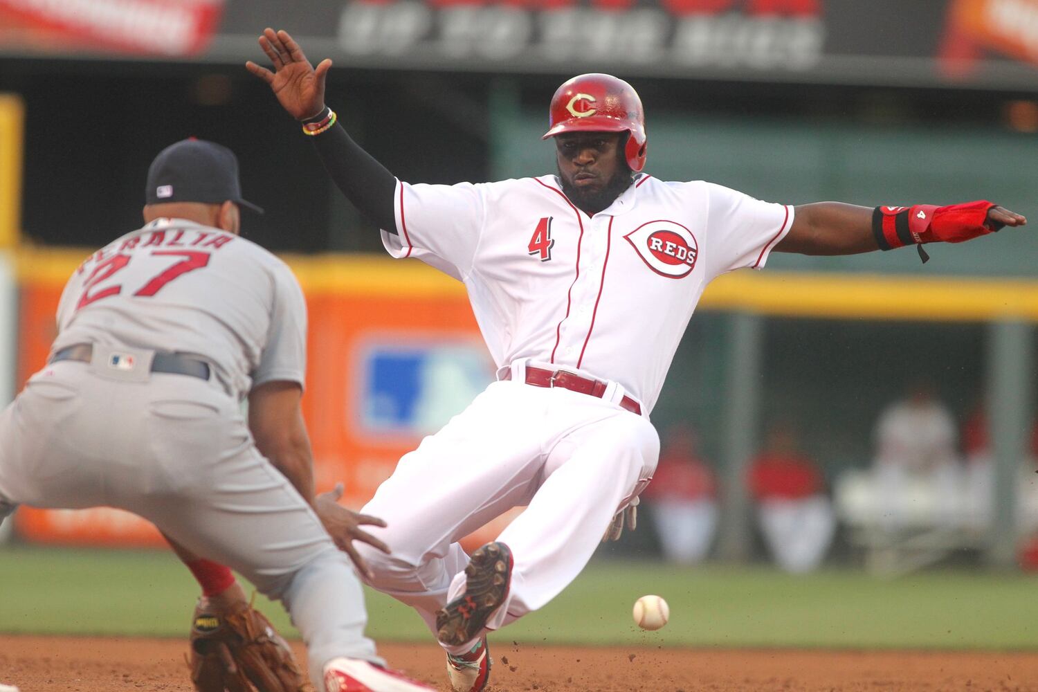 Joey Votto hits walk-off home run for Cincinnati Reds