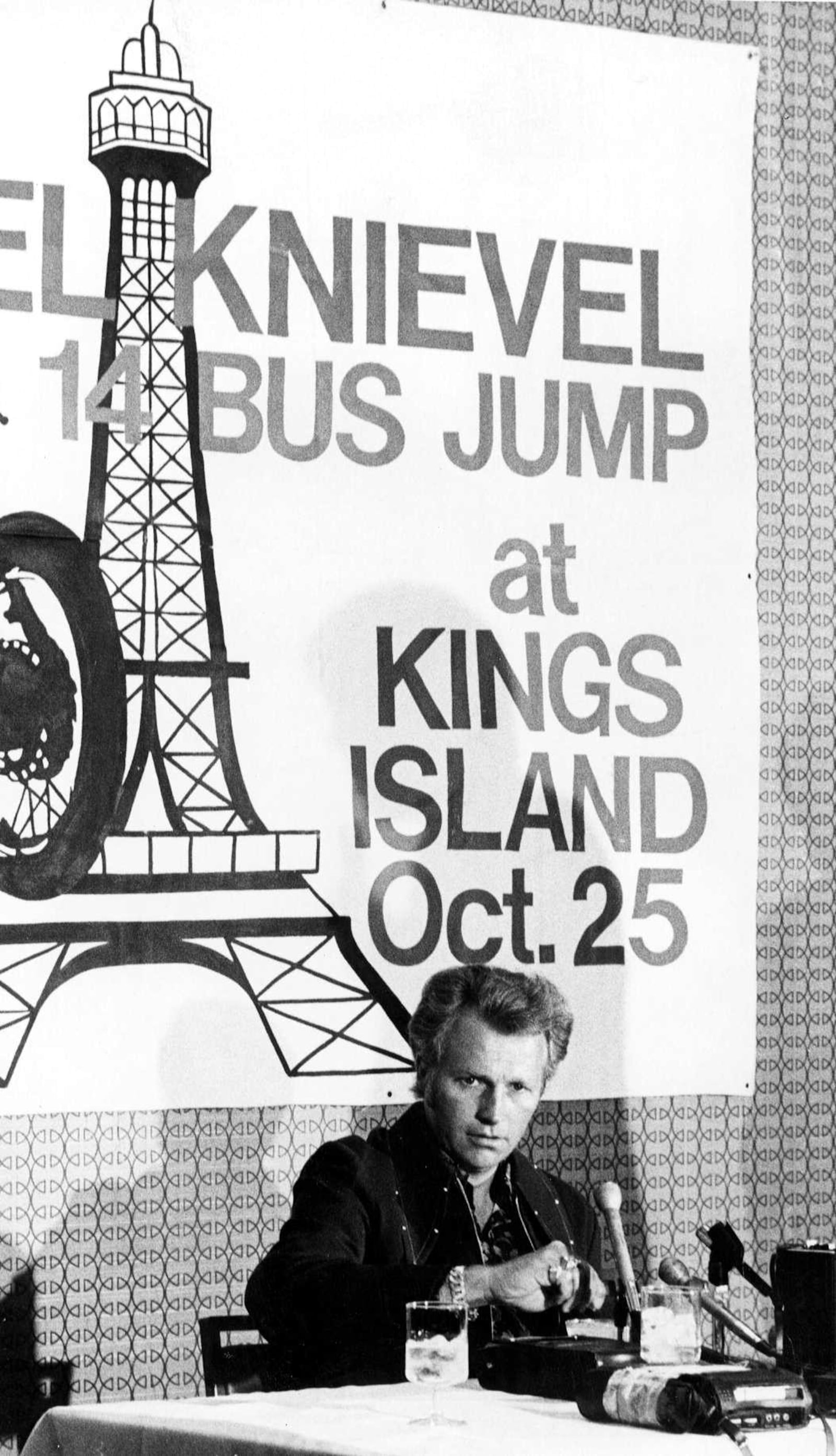 Evel Knievel at his early morning press conference at The Dayton Inn. Oct. 1975. DAYTON DAILY NEWS ARCHIVES