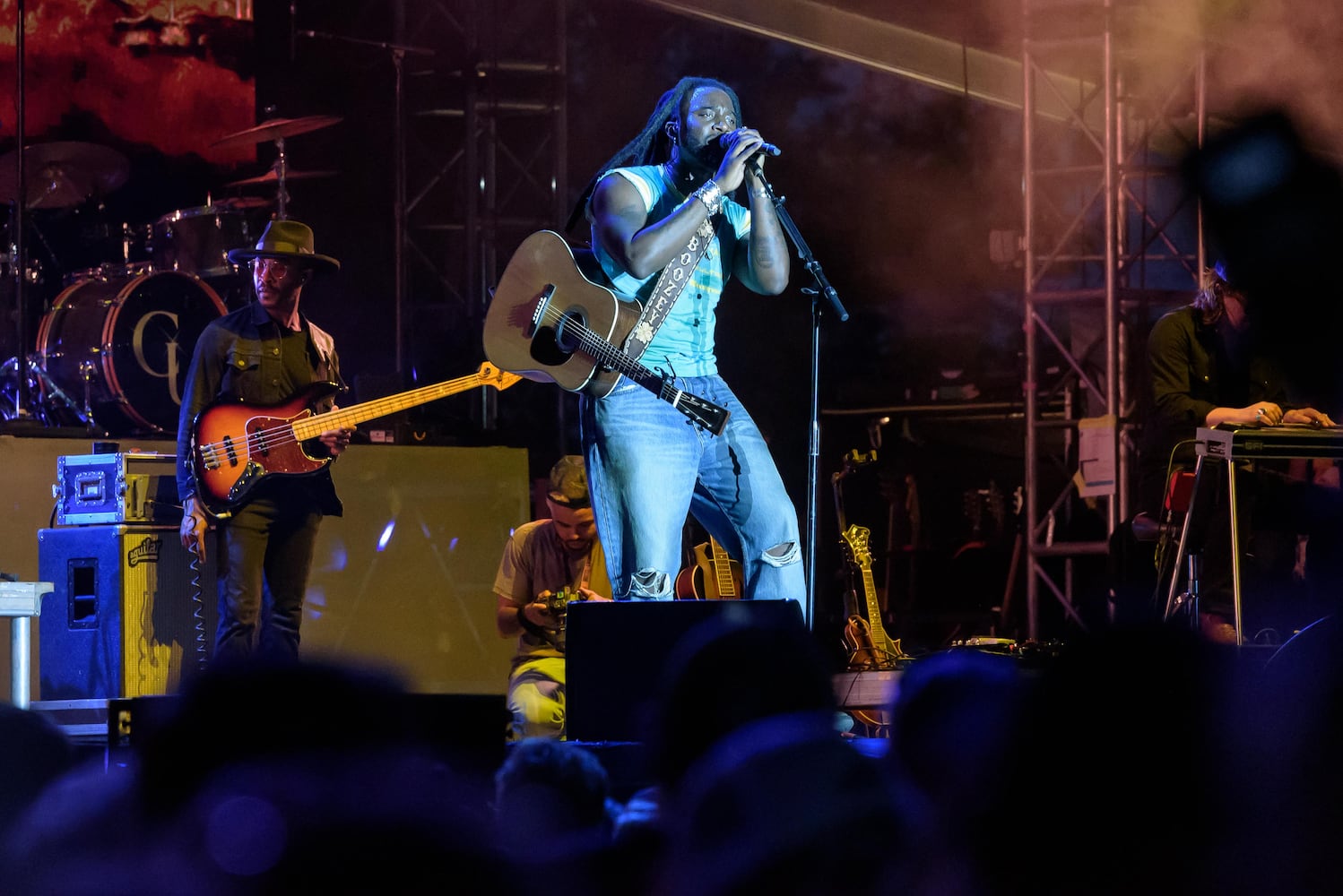 PHOTOS: Carrie Underwood & Shaboozey at the 2025 Voices of America Country Music Fest