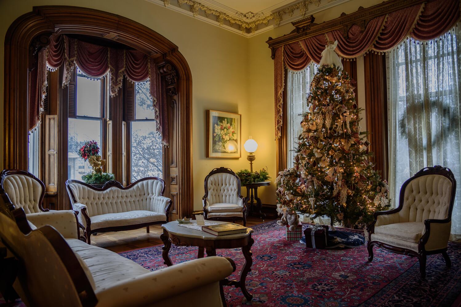 PHOTOS: Check out the gorgeous Dayton Woman’s Club, decorated for the holidays