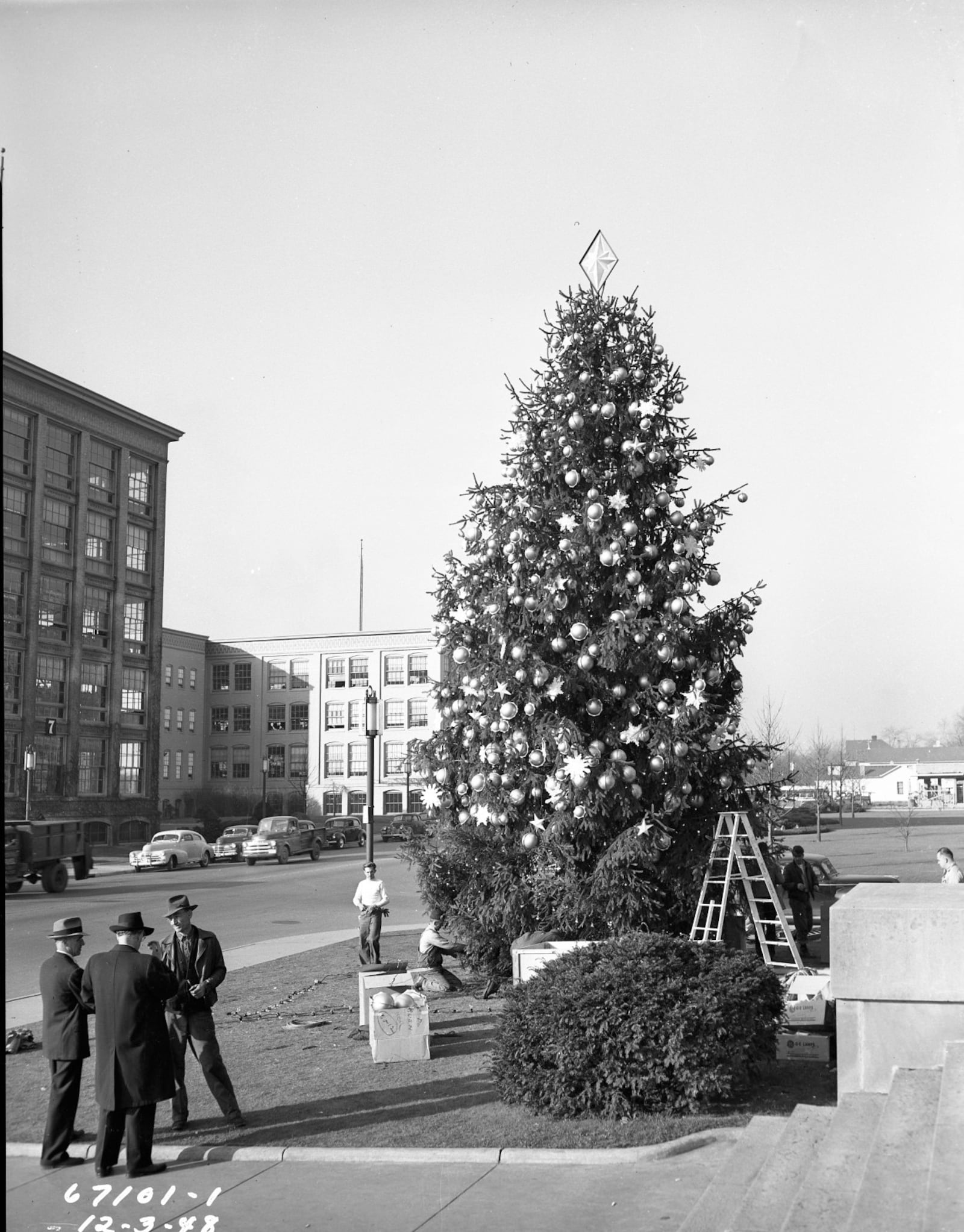 The NCR Christmas tree, seen here in 1948, stood outside NCR World Headquarters — Building 10 on South Main Street — as a tradition for decades. CONTRIBUTED PHOTO