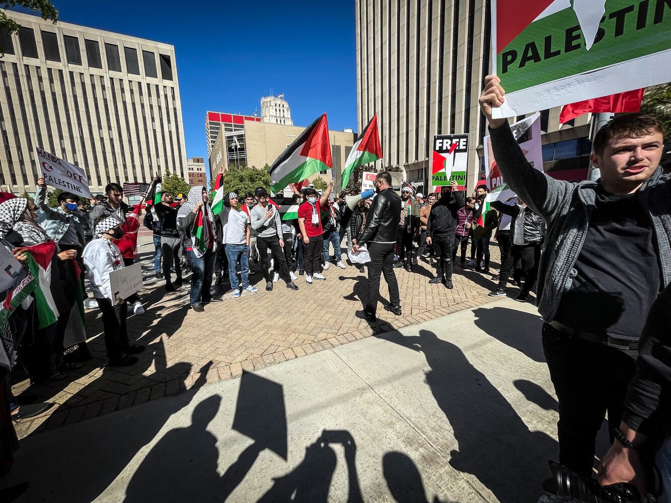 Crowd gathers in Dayton in support of Palestine