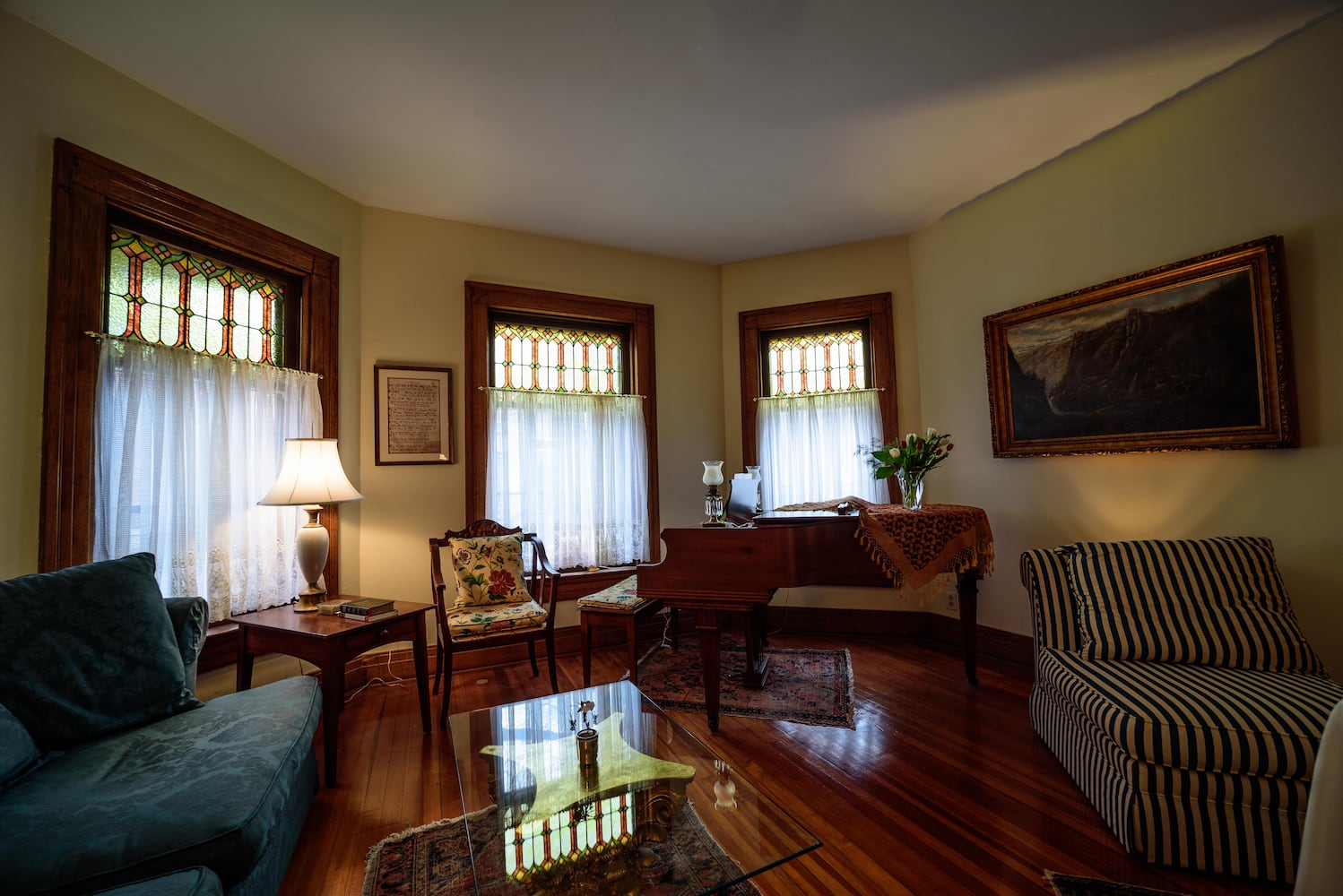 PHOTOS: The Oregon Historic District’s Virtual Grand Holiday Tour of Homes